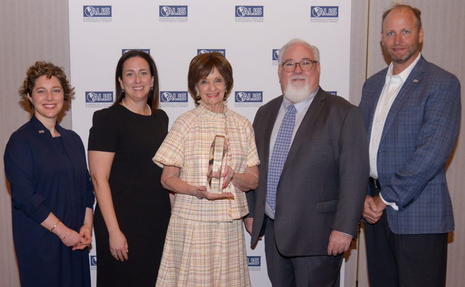 ISHC Honors Marilyn Carlson Nelson with the Pioneer Award at ALIS