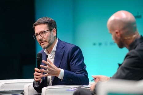 Peter Lochbihler speaking at ComoLake2024 conference: The Great Challenge